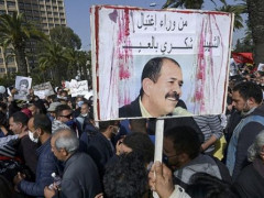 تونس: الحكم بإعدام 4 مدانين باغتيال المعارض شكري بلعيد