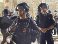 تجدد الاشتباكات بين المصلين والشرطة في الحرم القدسي