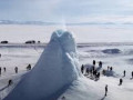 بركان جليدي على شكل مخروط ارتفاعه 14 مترا في كازاخستان