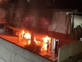 اخماد حريق شب فجر اليوم في سيارتين بكراج تحت منزل بمدينة عرابة.