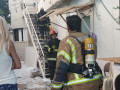 اصابه خطيره جراء حريق كبير شب في منزل خاص بمدينة اللد