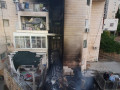 اخماد حريق اندلع في مبنى مكوّن من أربعة طوابق في حي "نفيه يعقوب"بالقدس